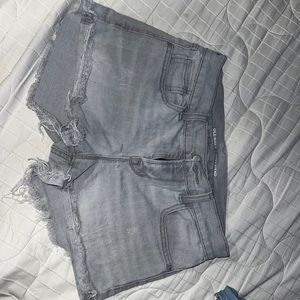 Old navy boyfriend shorts